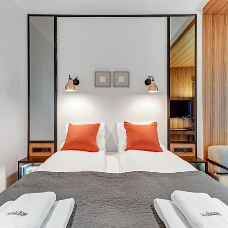 Apartment Dom & House - Granaria *